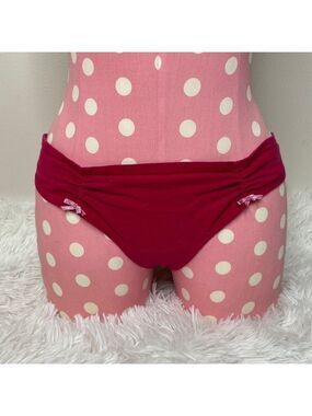 PINK Victoria’s Secret low rise fuchsia cotton gathered hip thong